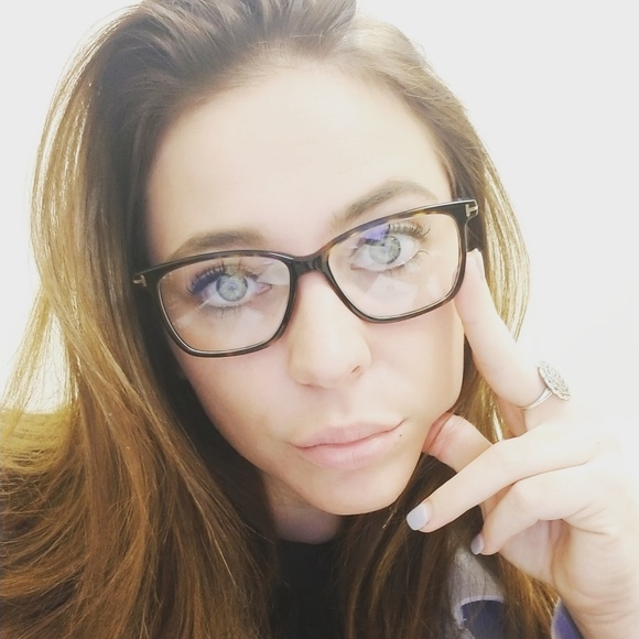 Meet your Posher, Jennifer - Picture 1 of 1